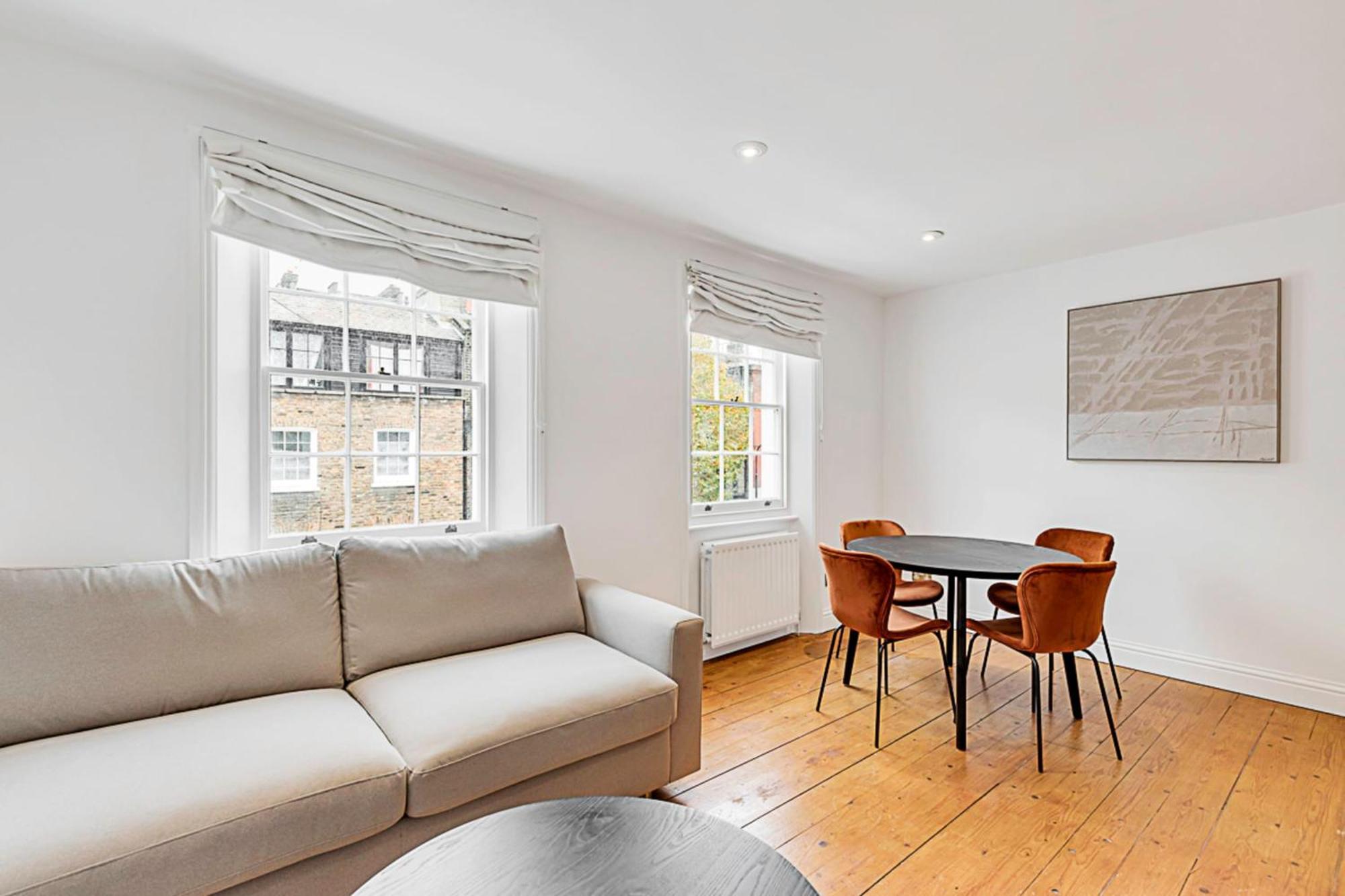 One-Bedroom Abode With A Balcony In Central London Exterior photo