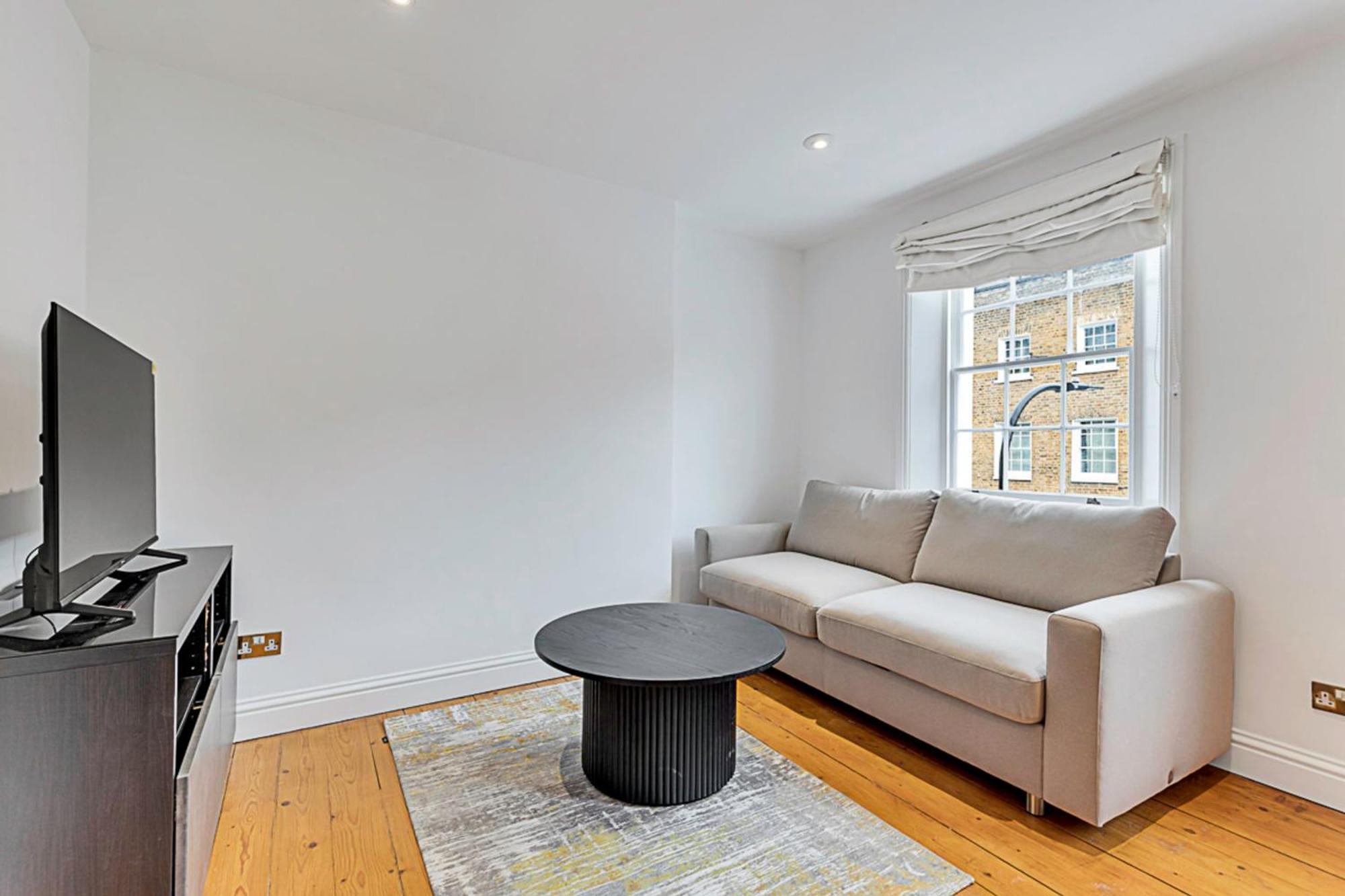 One-Bedroom Abode With A Balcony In Central London Exterior photo