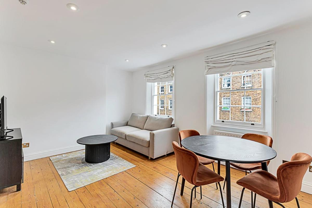 One-Bedroom Abode With A Balcony In Central London Exterior photo