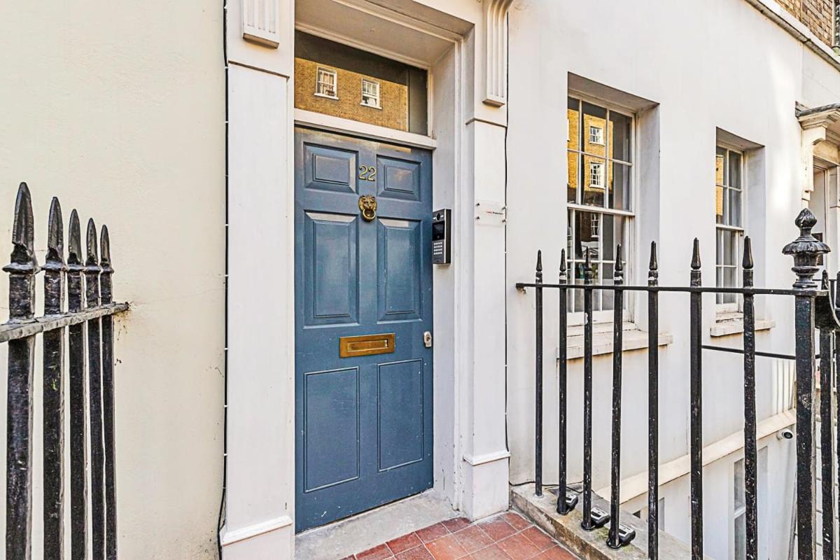 One-Bedroom Abode With A Balcony In Central London Exterior photo